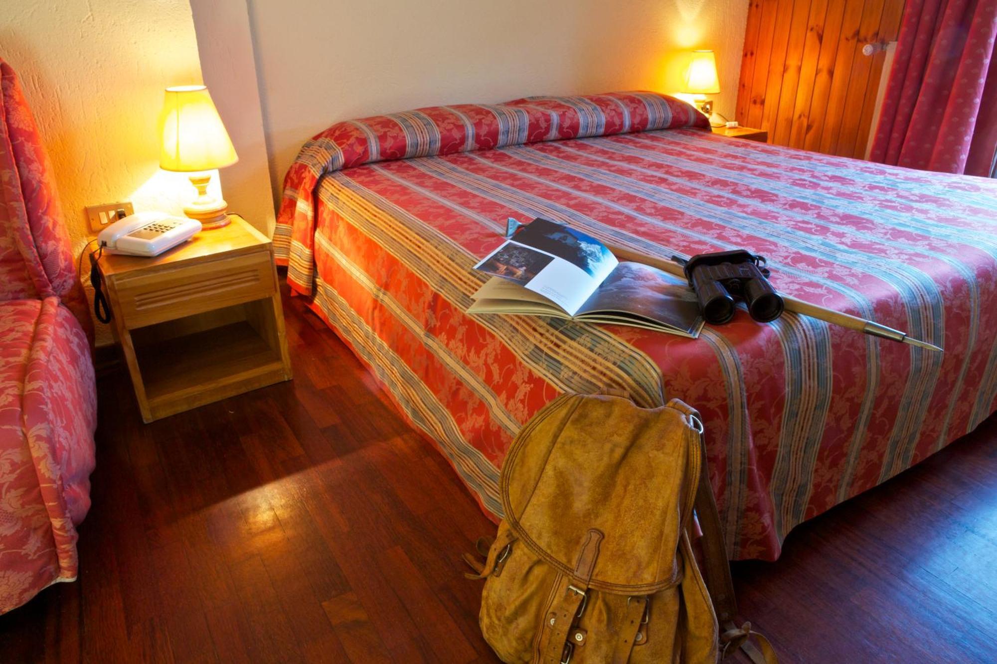 Hotel Dolonne Courmayeur Zimmer foto